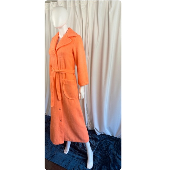 Vintage 60’s 70’s ‘Sears’ Long Fuzzy House Coat in Day Glow Orange Pink • XS/S - Picture 5 of 10